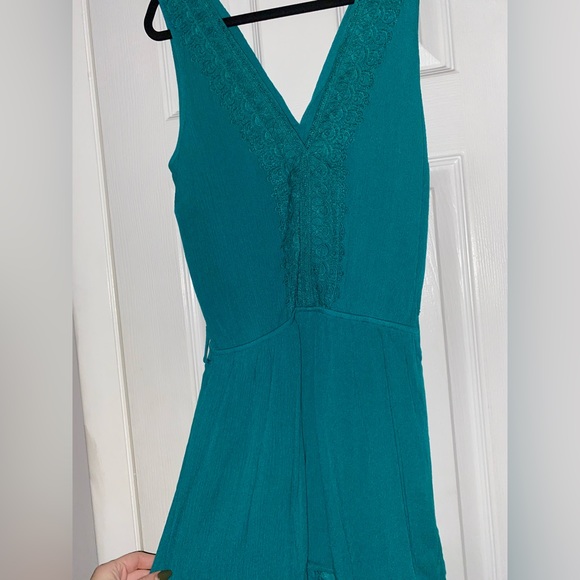 romper super cute and flattering - Picture 3 of 6